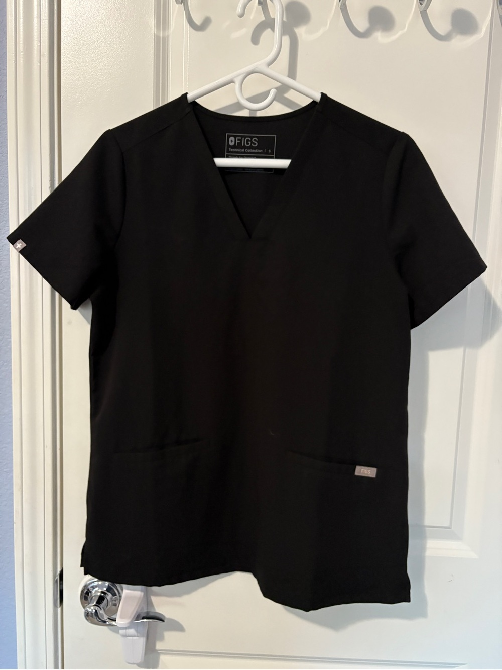 Figs Casma Three-Pocket Scrub Top Black V-Neck Women’s Size SMALL
